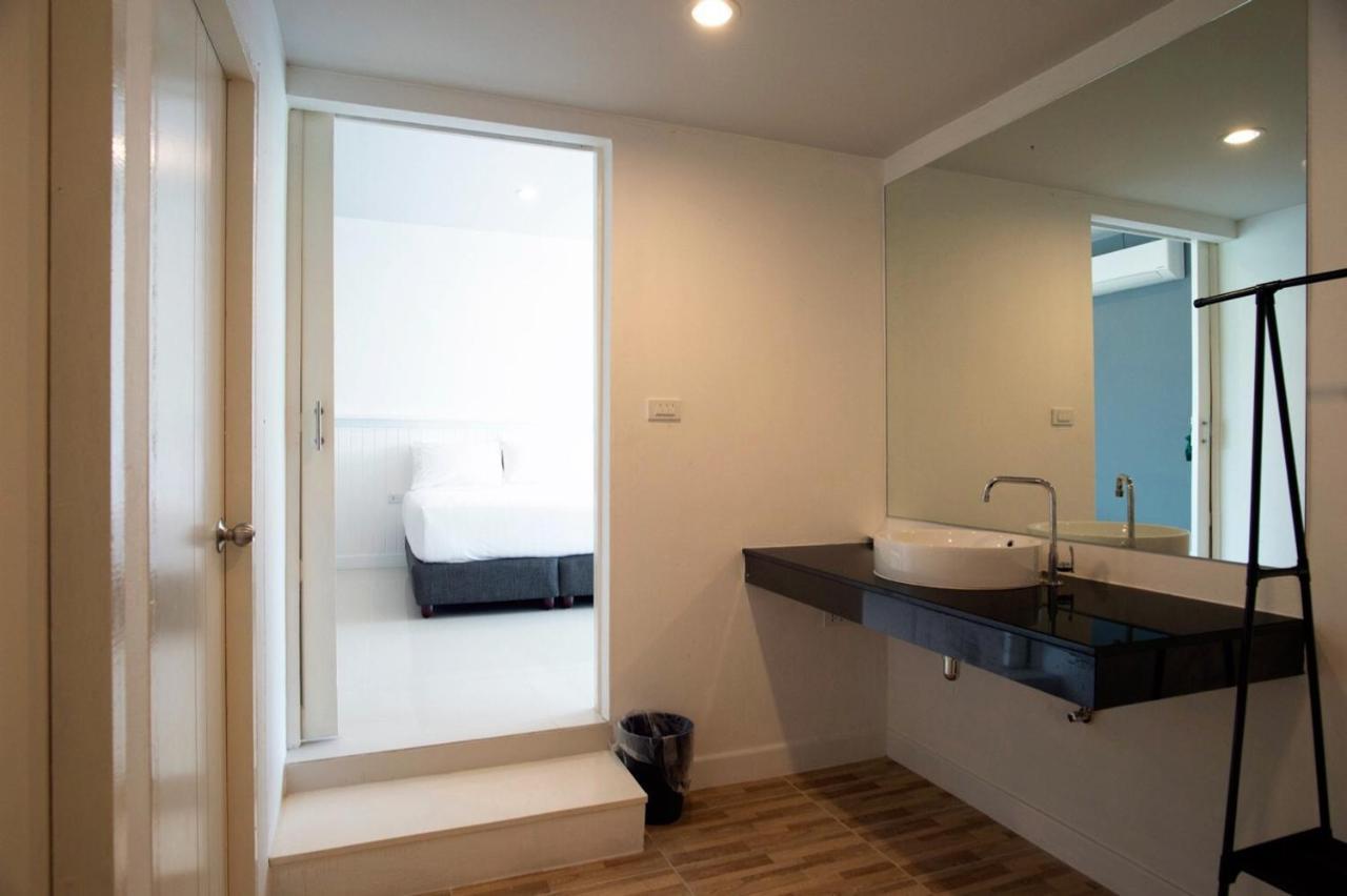 Hotel Bhive Nakhon Phanom Exterior foto