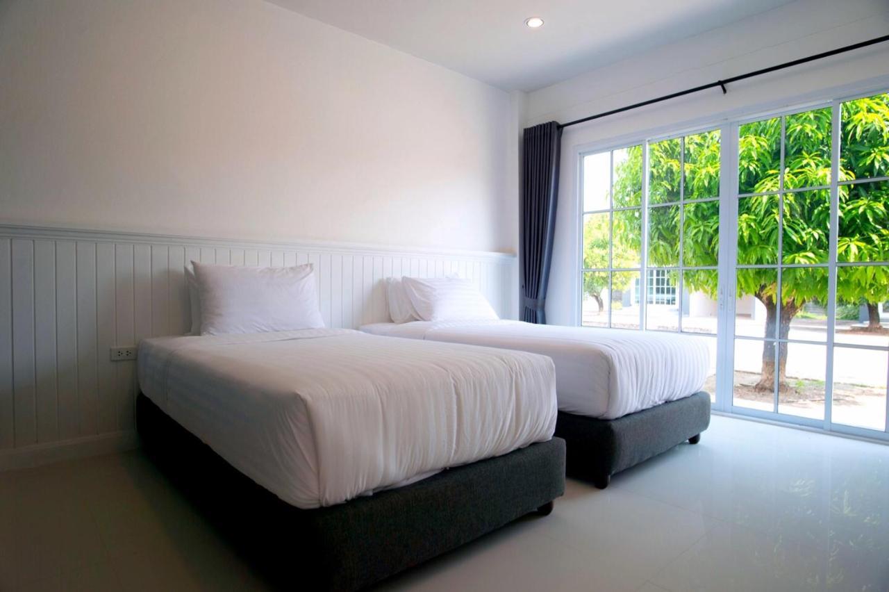 Hotel Bhive Nakhon Phanom Exterior foto